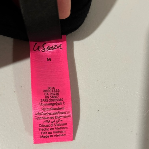 🛍️3/20🛍️ LaSenza Black Tee shirt - Picture 4 of 5